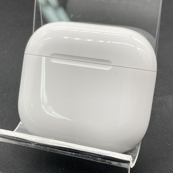 【中古】AirPods 4 MXP93J/A（アクティブノイズキャンセリング搭載）【秋葉原】