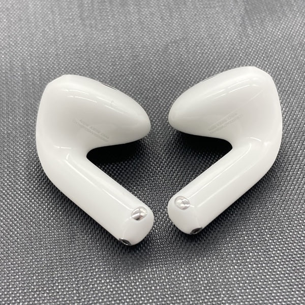 【中古】AirPods 4 MXP93J/A（アクティブノイズキャンセリング搭載）【秋葉原】