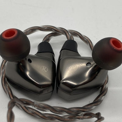 【中古】TITAN S グレー【秋葉原】