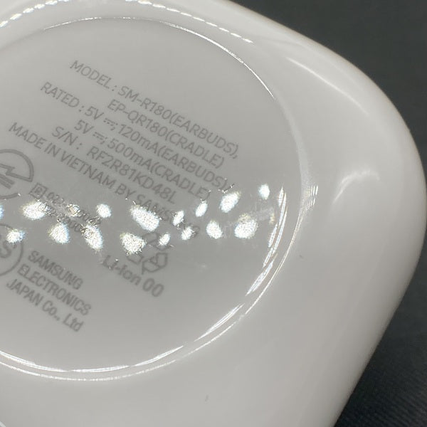 【中古】Galaxy Buds Live Mystic White 【SM-R180NZWAXJP】【秋葉原】