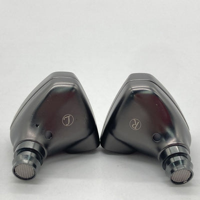【中古】TITAN S グレー【秋葉原】