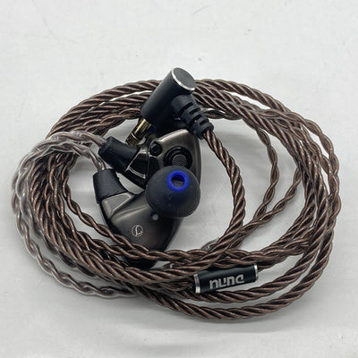 【中古】TITAN S グレー【秋葉原】
