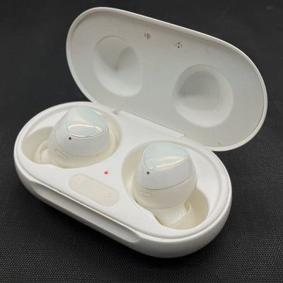 【中古】Galaxy Buds+ ホワイト 【SM-R175NZWAXJP】【秋葉原】