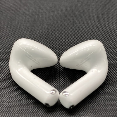 【中古】AirPods 4 MXP93J/A（アクティブノイズキャンセリング搭載）【秋葉原】