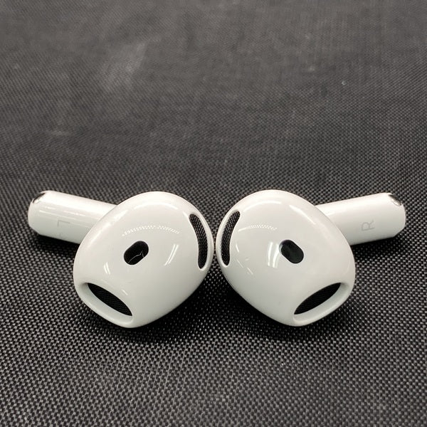 【中古】AirPods 4 MXP93J/A（アクティブノイズキャンセリング搭載）【秋葉原】