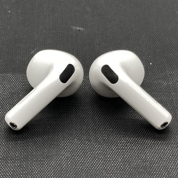 【中古】AirPods 4 MXP93J/A（アクティブノイズキャンセリング搭載）【秋葉原】