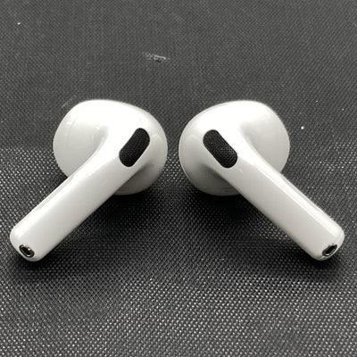 【中古】AirPods 4 MXP93J/A（アクティブノイズキャンセリング搭載）【秋葉原】