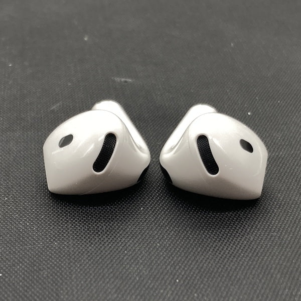 【中古】AirPods 4 MXP93J/A（アクティブノイズキャンセリング搭載）【秋葉原】