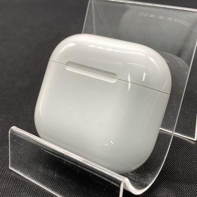 【中古】AirPods 4 MXP93J/A（アクティブノイズキャンセリング搭載）【秋葉原】