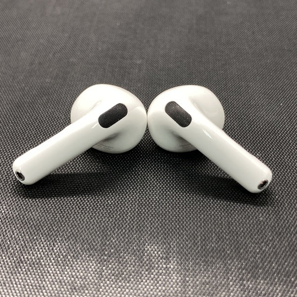 【中古】AirPods 4 MXP93J/A（アクティブノイズキャンセリング搭載）【秋葉原】