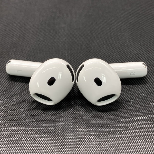 【中古】AirPods 4 MXP93J/A（アクティブノイズキャンセリング搭載）【秋葉原】