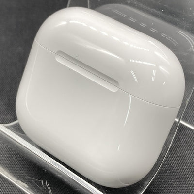 【中古】AirPods 4 MXP93J/A（アクティブノイズキャンセリング搭載）【秋葉原】