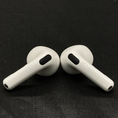 【中古】AirPods 4 MXP93J/A（アクティブノイズキャンセリング搭載）【秋葉原】