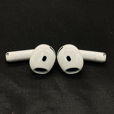 【中古】AirPods 4 MXP93J/A（アクティブノイズキャンセリング搭載）【秋葉原】