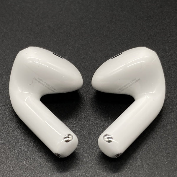 【中古】AirPods 4 MXP63J/A【秋葉原】