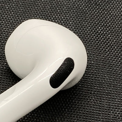 【中古】AirPods 4 MXP93J/A（アクティブノイズキャンセリング搭載）【秋葉原】