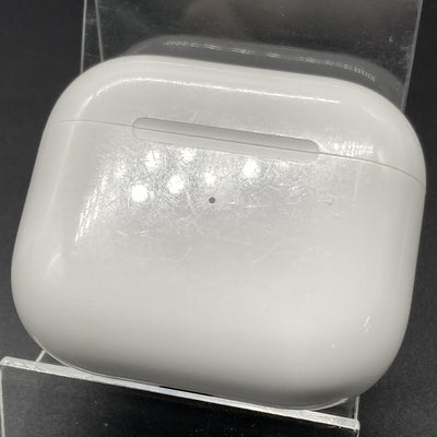 【中古】AirPods Lightning 充電ケース (第3世代)【秋葉原】