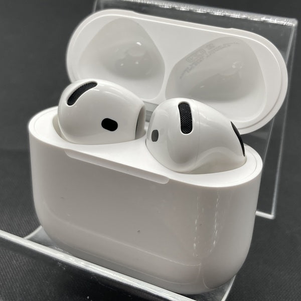 【中古】AirPods 4 MXP93J/A（アクティブノイズキャンセリング搭載）【秋葉原】