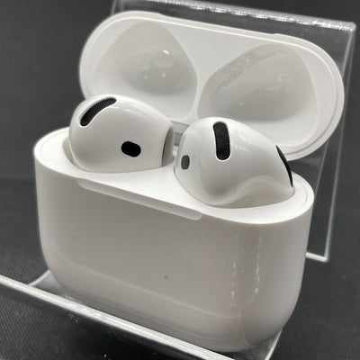 【中古】AirPods 4 MXP93J/A（アクティブノイズキャンセリング搭載）【秋葉原】
