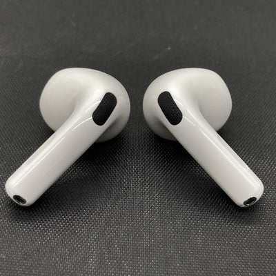 【中古】AirPods 4 MXP93J/A（アクティブノイズキャンセリング搭載）【秋葉原】
