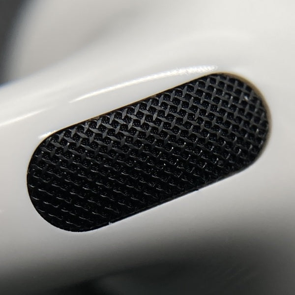 【中古】AirPods 4 MXP93J/A（アクティブノイズキャンセリング搭載）【秋葉原】