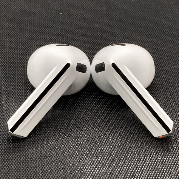 【中古】Galaxy Buds3 ホワイト 【SM-R530NZWAXJP】【秋葉原】