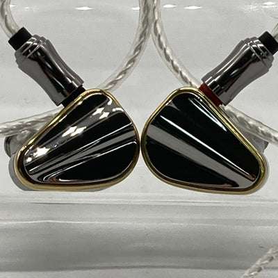 【中古】B2【秋葉原】