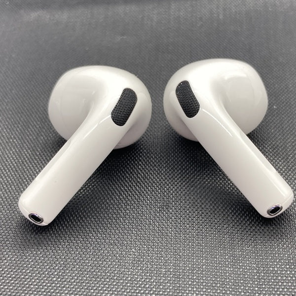 【中古】AirPods 4 MXP93J/A（アクティブノイズキャンセリング搭載）【秋葉原】