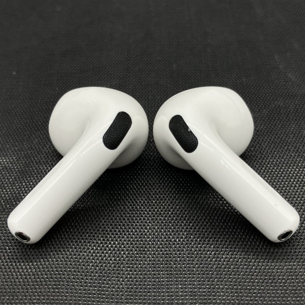 【中古】AirPods 4 MXP93J/A（アクティブノイズキャンセリング搭載）【秋葉原】