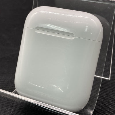 【中古】AirPods with Charging Case MV7N2J/A【秋葉原】