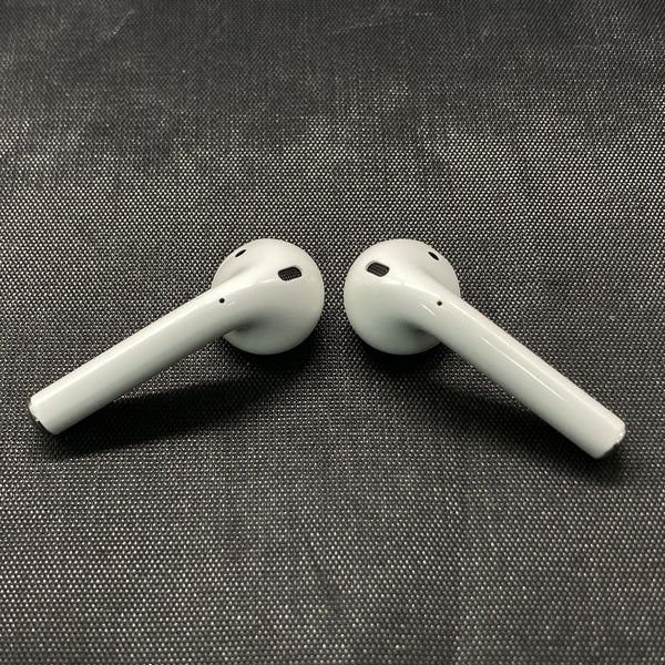【中古】AirPods with Charging Case MV7N2J/A【秋葉原】