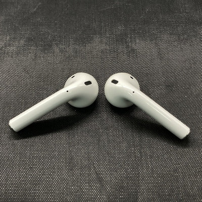 【中古】AirPods with Charging Case MV7N2J/A【秋葉原】