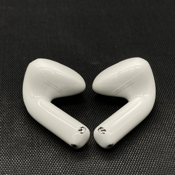 【中古】AirPods 4 MXP93J/A（アクティブノイズキャンセリング搭載）【秋葉原】