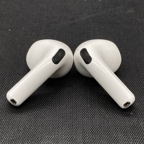 【中古】AirPods 4 MXP93J/A（アクティブノイズキャンセリング搭載）【秋葉原】