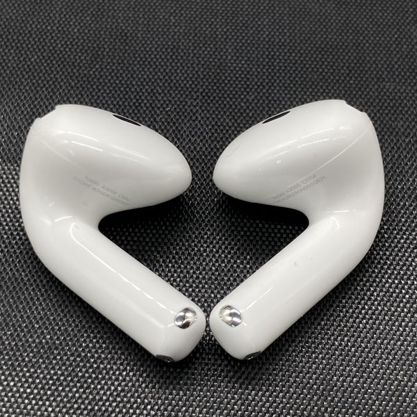 【中古】AirPods 4 MXP93J/A（アクティブノイズキャンセリング搭載）【秋葉原】