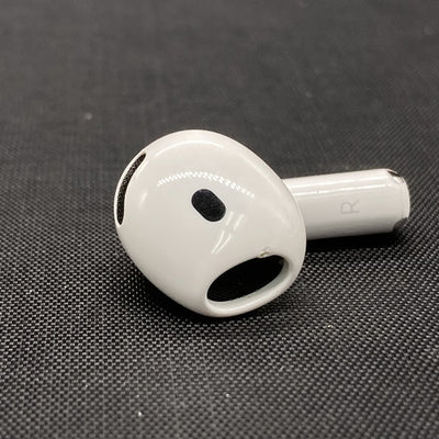 【中古】AirPods 4 (R側)（アクティブノイズキャンセリング搭載）【秋葉原】
