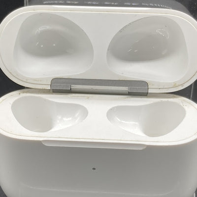 【中古】AirPods 充電ケース (第3世代)【日本橋】