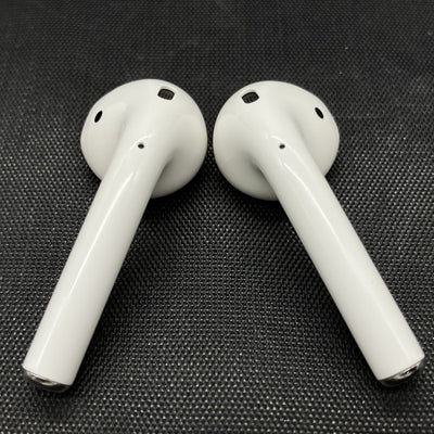 【中古】AirPods with Wireless Charging Case  MRXJ2J-A【秋葉原】