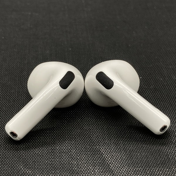 【中古】AirPods 4 MXP93J/A（アクティブノイズキャンセリング搭載）【秋葉原】