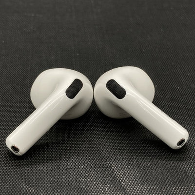 【中古】AirPods 4 MXP93J/A（アクティブノイズキャンセリング搭載）【秋葉原】