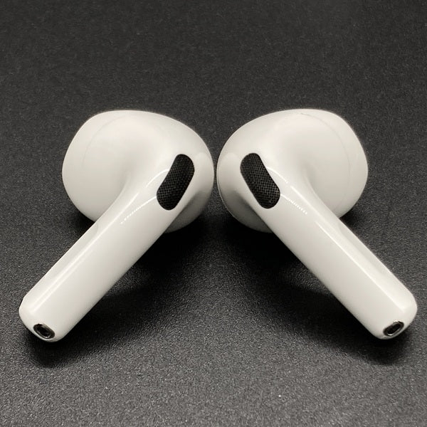 【中古】AirPods 4 MXP93J/A（アクティブノイズキャンセリング搭載）【秋葉原】