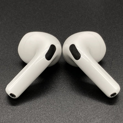【中古】AirPods 4 MXP93J/A（アクティブノイズキャンセリング搭載）【秋葉原】