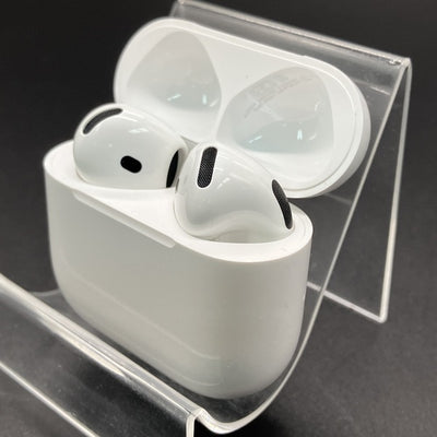 【中古】AirPods 4 MXP93J/A（アクティブノイズキャンセリング搭載）【秋葉原】
