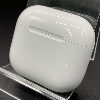 【中古】AirPods 4 MXP93J/A（アクティブノイズキャンセリング搭載）【秋葉原】