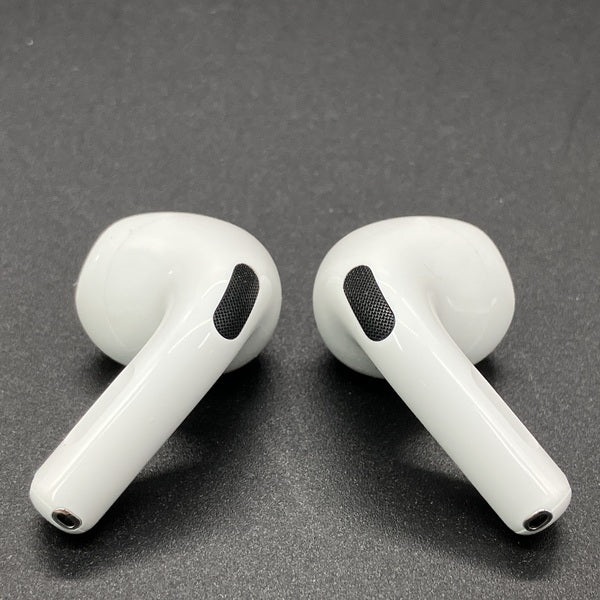 【中古】AirPods 4 MXP93J/A（アクティブノイズキャンセリング搭載）【秋葉原】