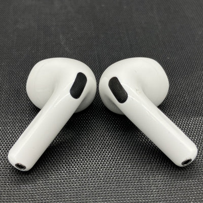 【中古】AirPods 4 MXP93J/A（アクティブノイズキャンセリング搭載）【秋葉原】
