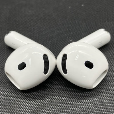【中古】AirPods 4 MXP93J/A（アクティブノイズキャンセリング搭載）【秋葉原】