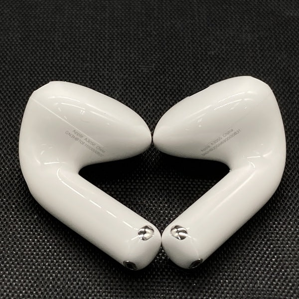 【中古】AirPods 4 MXP93J/A（アクティブノイズキャンセリング搭載）【秋葉原】