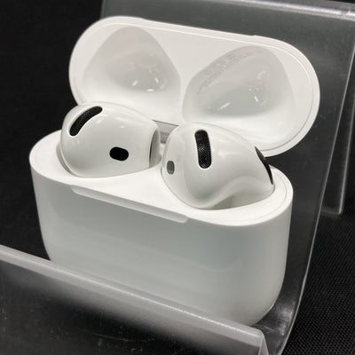 【中古】AirPods 4 MXP93J/A（アクティブノイズキャンセリング搭載）【秋葉原】