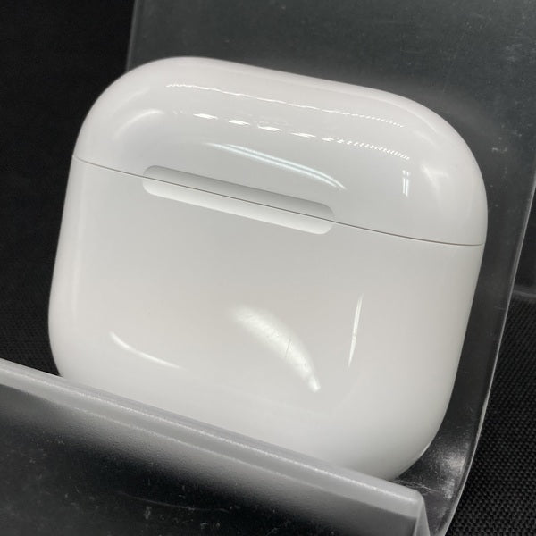 【中古】AirPods 4 MXP93J/A（アクティブノイズキャンセリング搭載）【秋葉原】